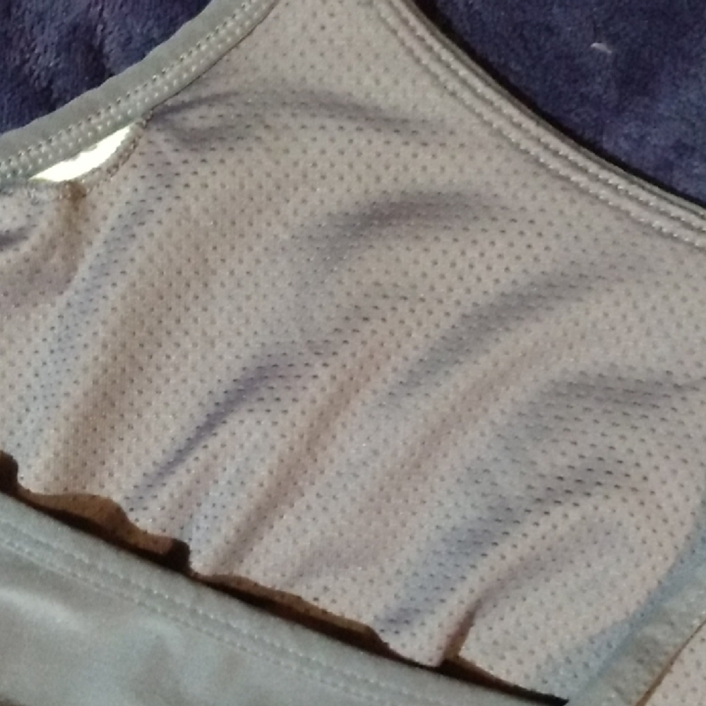 Columbia Women's Sleek Gray Sports Bra - Picture 5 of 5
